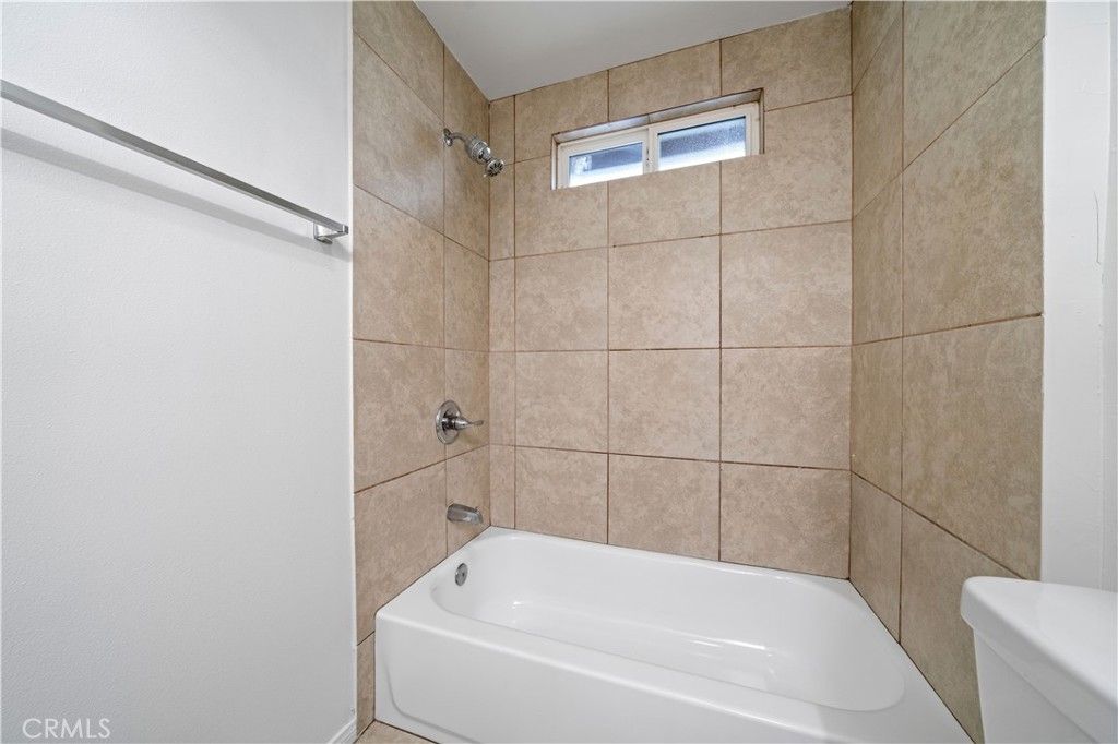 Image 21 of property listing at 420 Cerritos Avenue, Long Beach, CA 90802