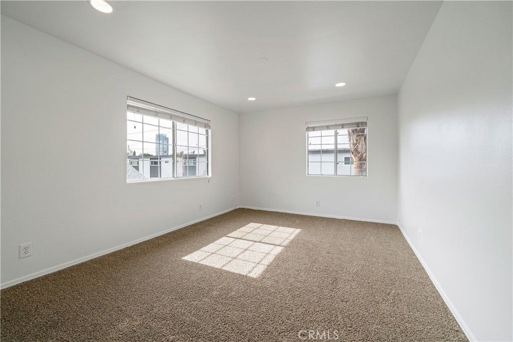 Image 22 of property listing at 420 Cerritos Avenue, Long Beach, CA 90802