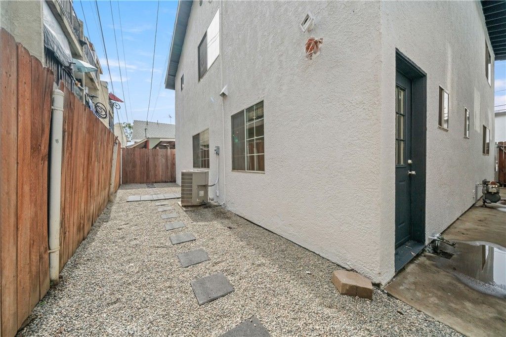 Image 29 of property listing at 420 Cerritos Avenue, Long Beach, CA 90802