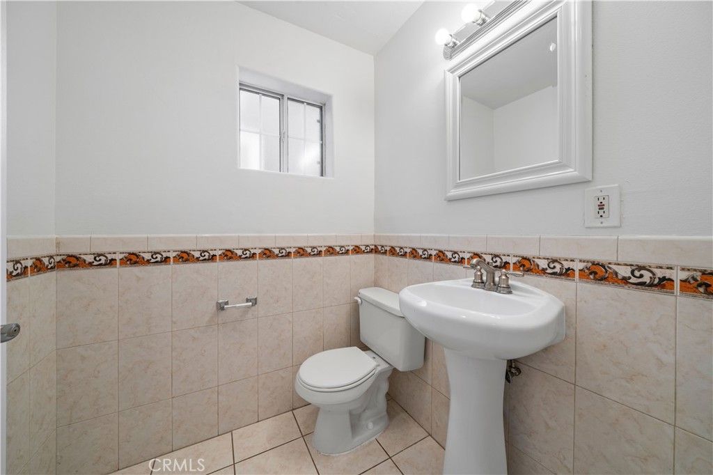 Image 34 of property listing at 420 Cerritos Avenue, Long Beach, CA 90802