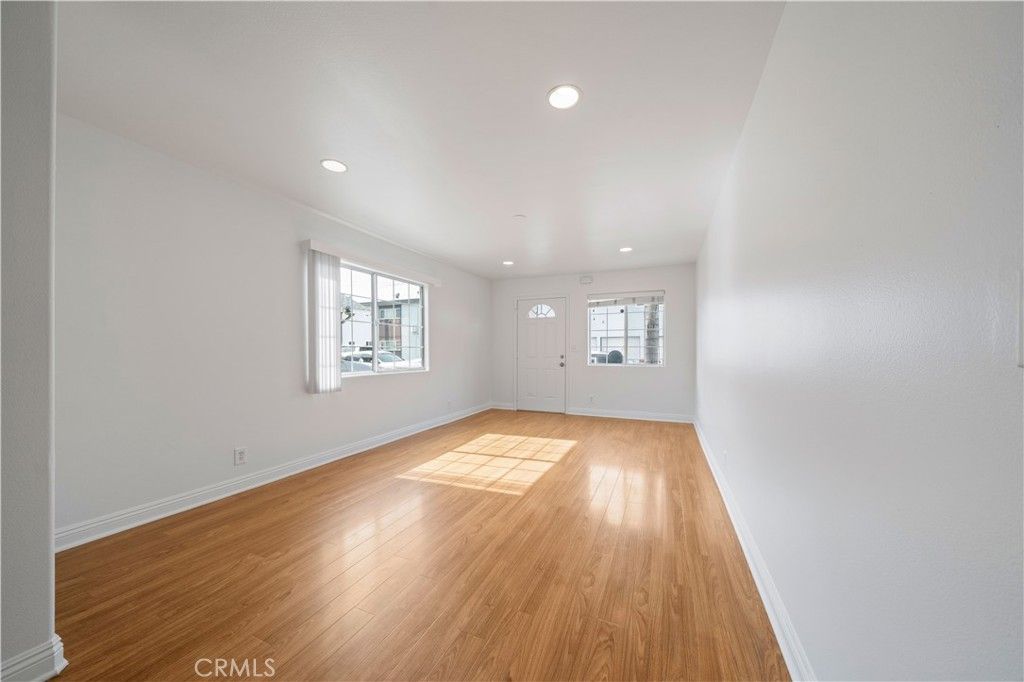 Image 36 of property listing at 420 Cerritos Avenue, Long Beach, CA 90802