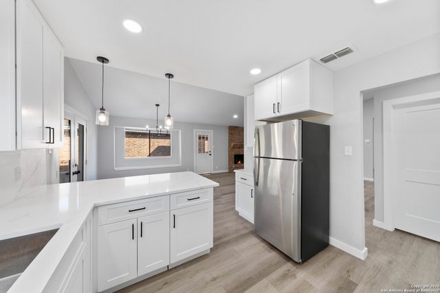 109 Deerglen, Universal City, TX 78148