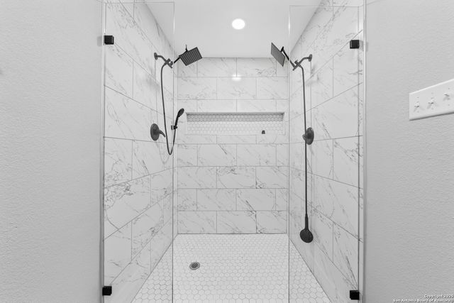 109 Deerglen, Universal City, TX 78148