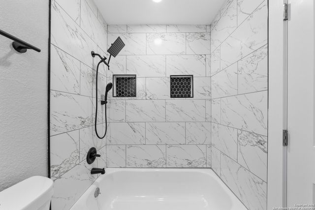 109 Deerglen, Universal City, TX 78148