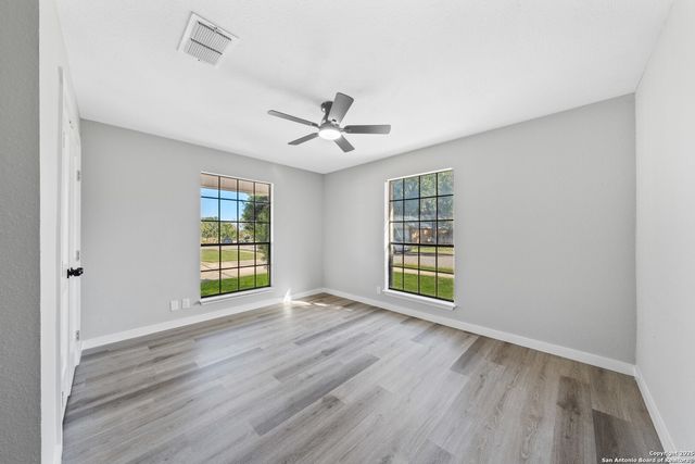 109 Deerglen, Universal City, TX 78148