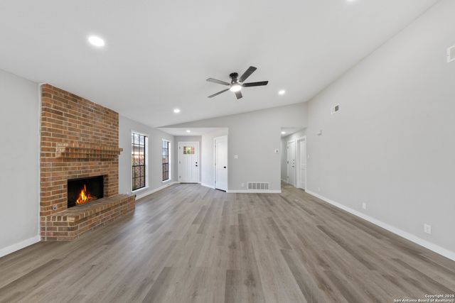 109 Deerglen, Universal City, TX 78148