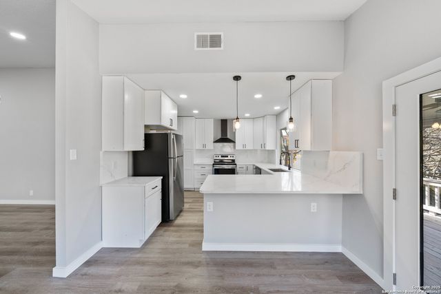 109 Deerglen, Universal City, TX 78148