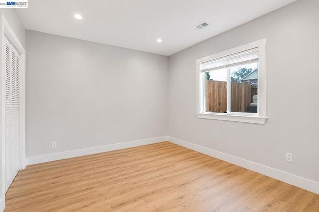 3035 Logan St, Oakland, CA 94601