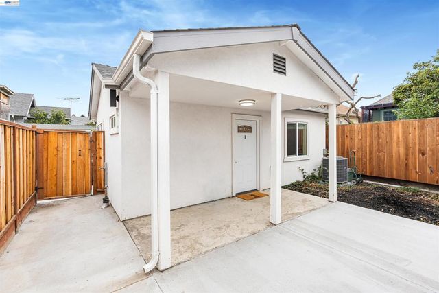 3035 Logan St, Oakland, CA 94601