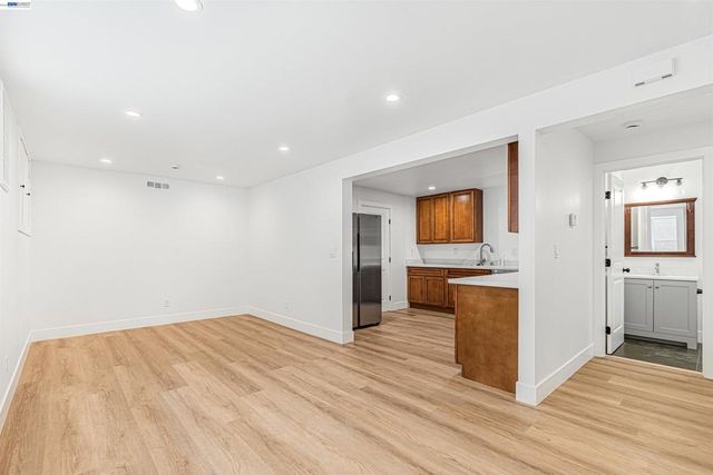 3035 Logan St, Oakland, CA 94601
