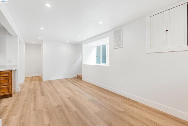 3035 Logan St, Oakland, CA 94601