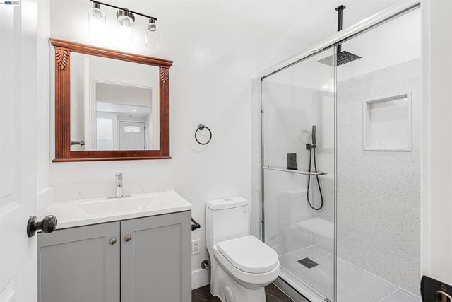 3035 Logan St, Oakland, CA 94601
