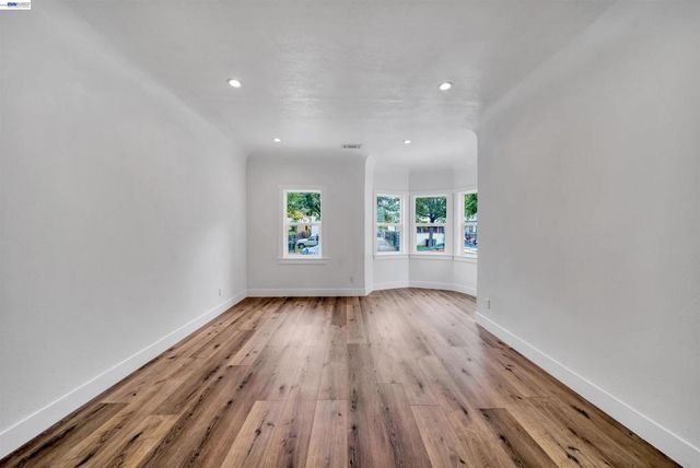 3035 Logan St, Oakland, CA 94601