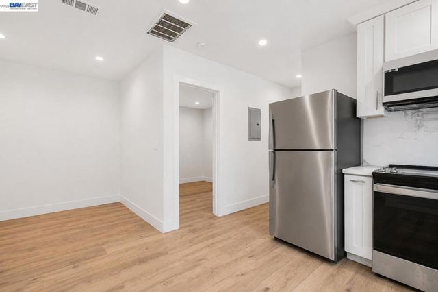 3035 Logan St, Oakland, CA 94601