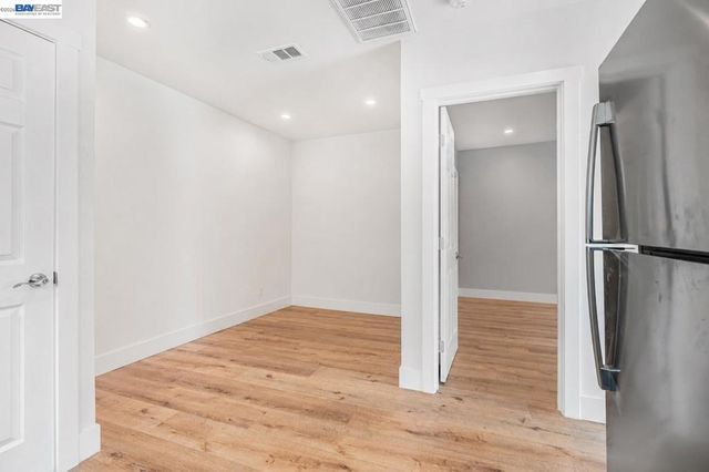 3035 Logan St, Oakland, CA 94601