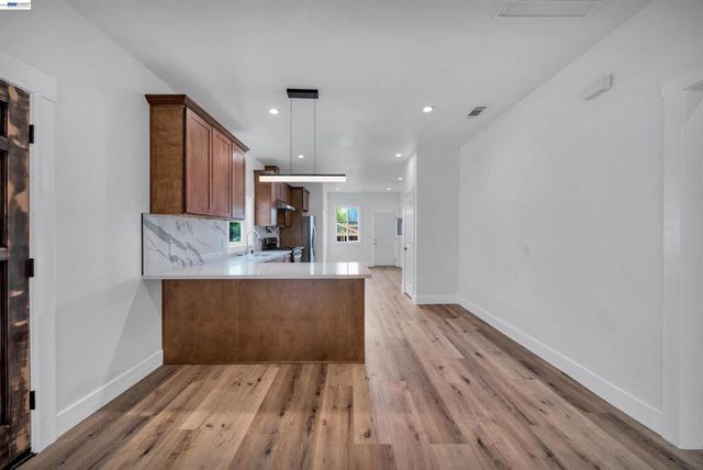 3035 Logan St, Oakland, CA 94601
