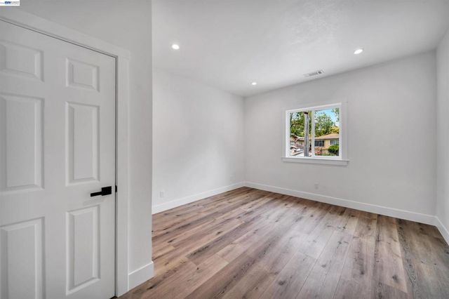 3035 Logan St, Oakland, CA 94601