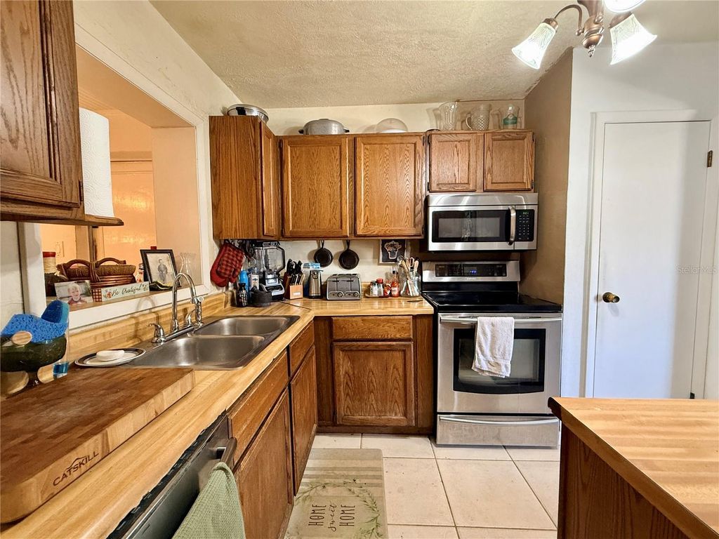 Image 3 of property listing at 530 SHARON CIRCLE, Port Charlotte, FL 33952