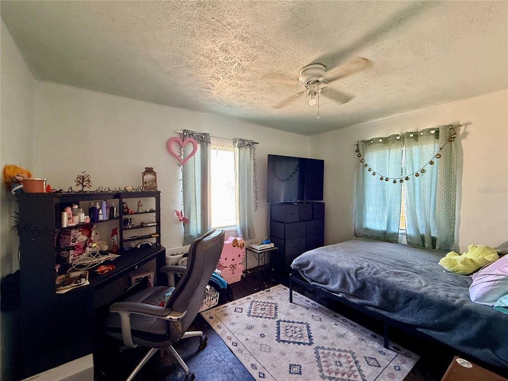 Image 6 of property listing at 530 SHARON CIRCLE, Port Charlotte, FL 33952