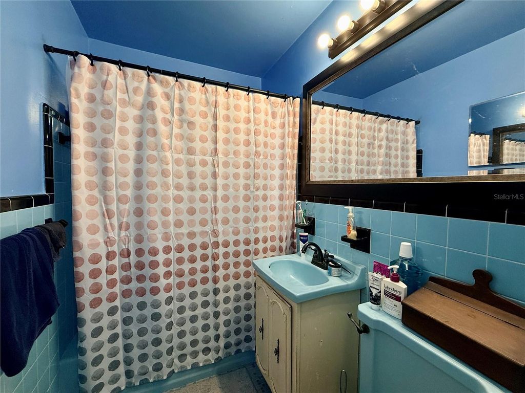 Image 7 of property listing at 530 SHARON CIRCLE, Port Charlotte, FL 33952