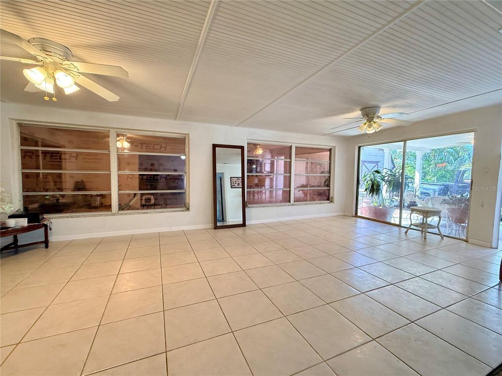 Image 8 of property listing at 530 SHARON CIRCLE, Port Charlotte, FL 33952