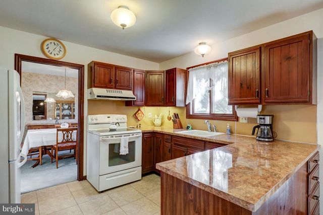 6121 GENEVA DR, East Petersburg, PA 17520