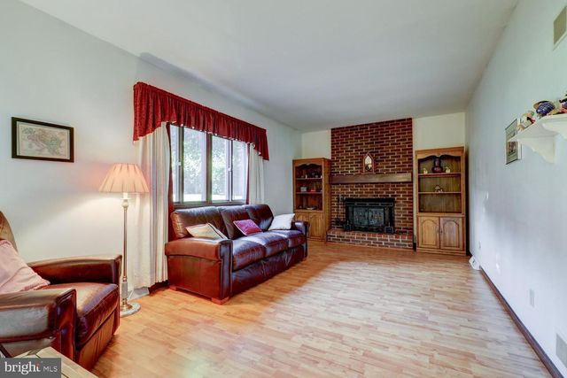 6121 GENEVA DR, East Petersburg, PA 17520