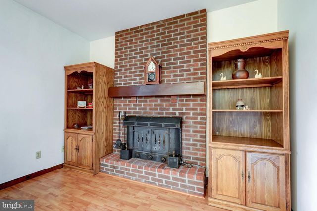 6121 GENEVA DR, East Petersburg, PA 17520