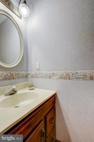 6121 GENEVA DR, East Petersburg, PA 17520