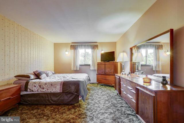 6121 GENEVA DR, East Petersburg, PA 17520