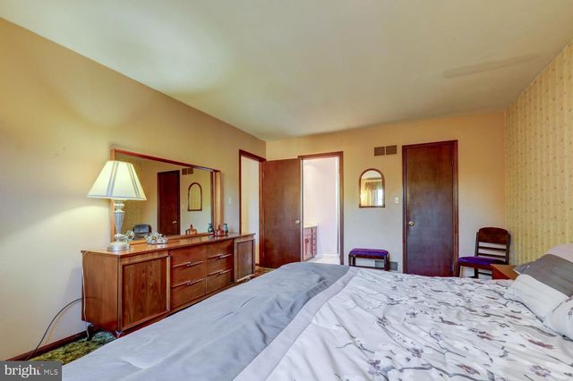 6121 GENEVA DR, East Petersburg, PA 17520
