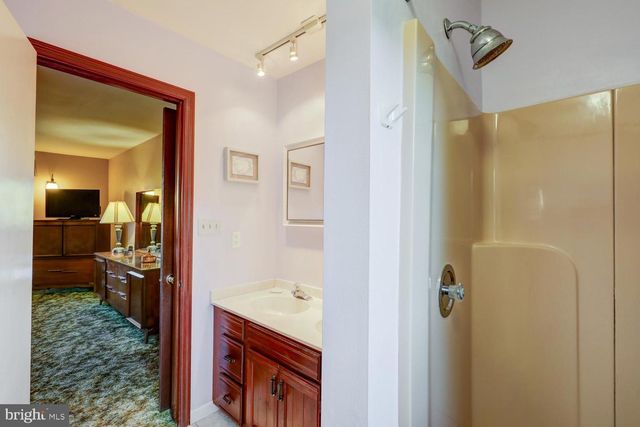 6121 GENEVA DR, East Petersburg, PA 17520