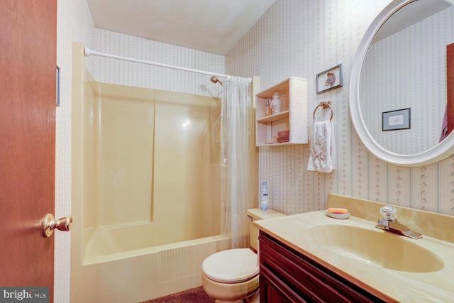 6121 GENEVA DR, East Petersburg, PA 17520