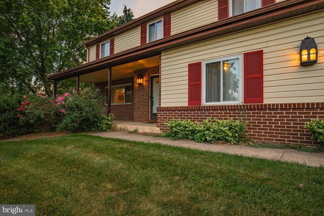 6121 GENEVA DR, East Petersburg, PA 17520