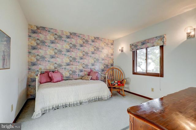 6121 GENEVA DR, East Petersburg, PA 17520