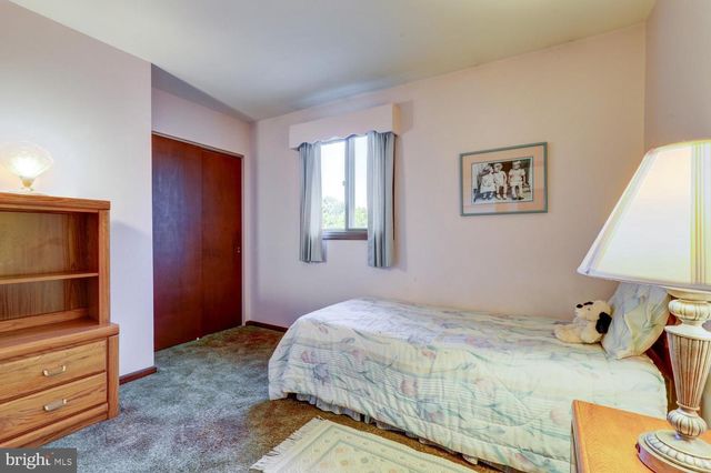 6121 GENEVA DR, East Petersburg, PA 17520