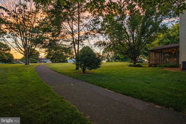 6121 GENEVA DR, East Petersburg, PA 17520