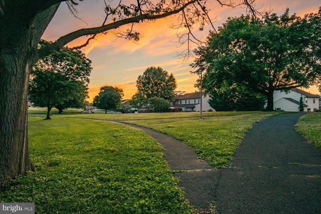 6121 GENEVA DR, East Petersburg, PA 17520