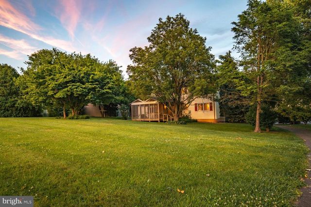 6121 GENEVA DR, East Petersburg, PA 17520
