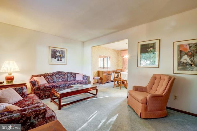 6121 GENEVA DR, East Petersburg, PA 17520