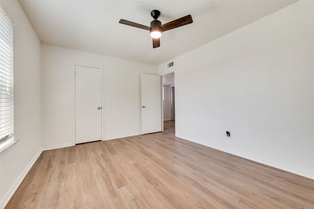 602 Timberline Drive, Hurst, TX 76053