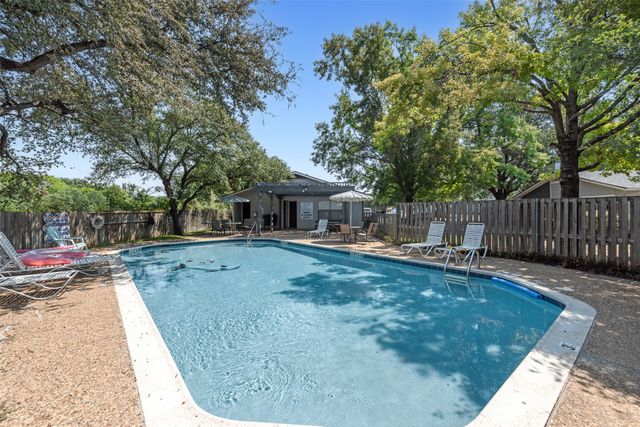 602 Timberline Drive, Hurst, TX 76053