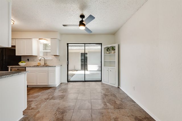 602 Timberline Drive, Hurst, TX 76053