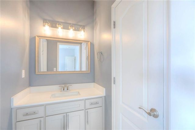 19011 W 99th Street, Lenexa, KS 66220