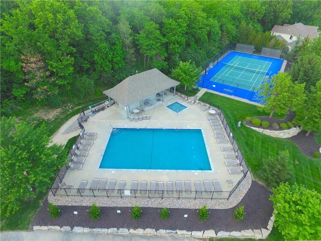 19011 W 99th Street, Lenexa, KS 66220