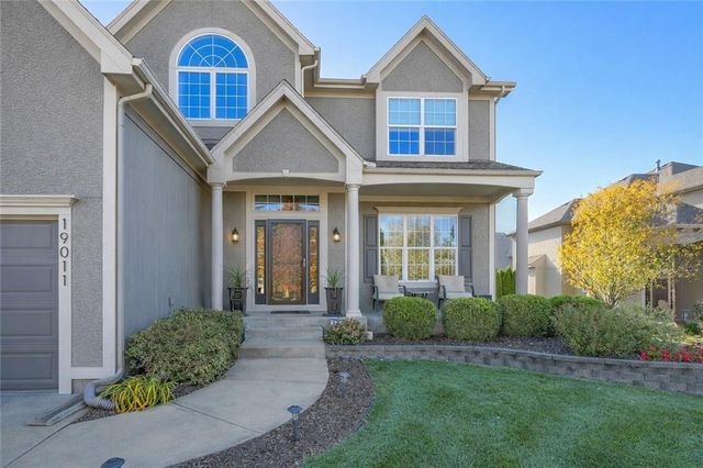 19011 W 99th Street, Lenexa, KS 66220