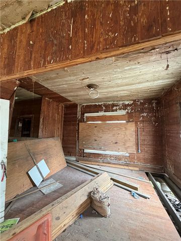 616 E Avenue H, Robstown, TX 78380