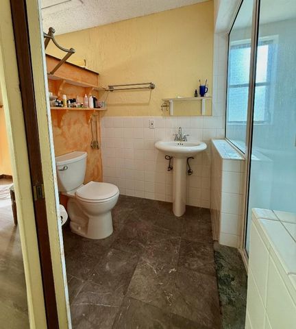 2048 SW 28th Terrace, Fort Lauderdale, FL 33312