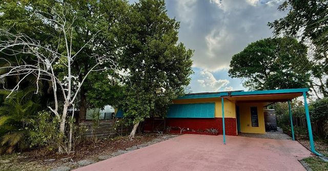 2048 SW 28th Terrace, Fort Lauderdale, FL 33312