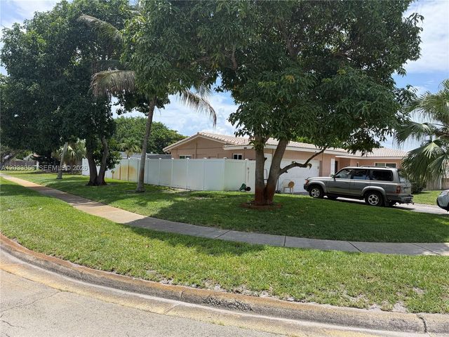 300 SW 68th Avenue, Margate, FL 33068